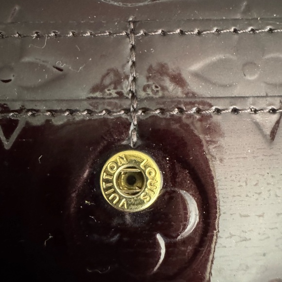 Louis Vuitton Vernis Amarant Sarah Wallet - Picture 11 of 11